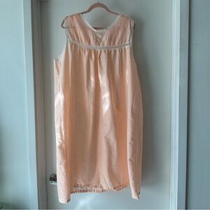 Vintage nightgown by Styled By Allerta